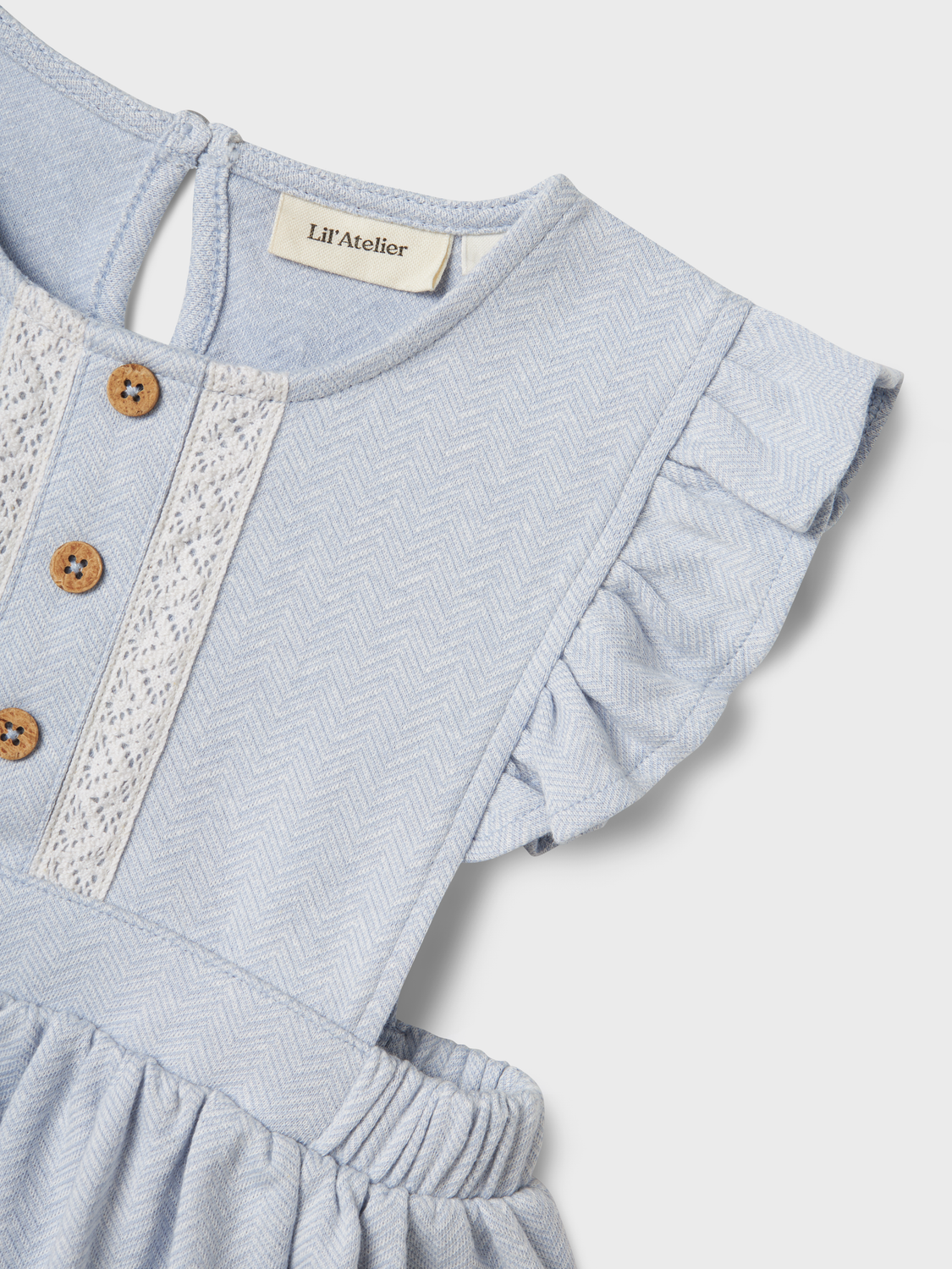 model_shot-front_full